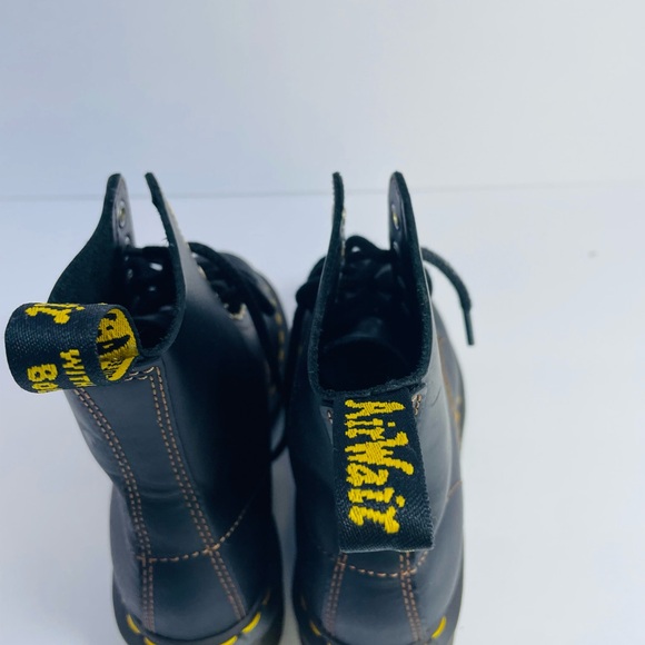NWOT Dr. Marten’s Boots Size 6 - Picture 7 of 8